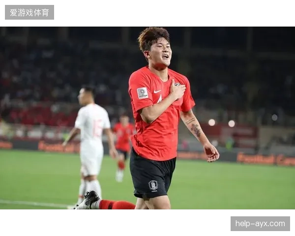 拜仁中卫金玟哉是后防绝对核心，他的单防能力将直接影响韩国队的防守稳定性。
